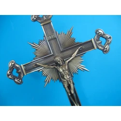 Krzyż metalowy mosiądzowany stojący 39 cm
